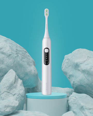Szczoteczka SpinelCare SmileOn White + białe etui